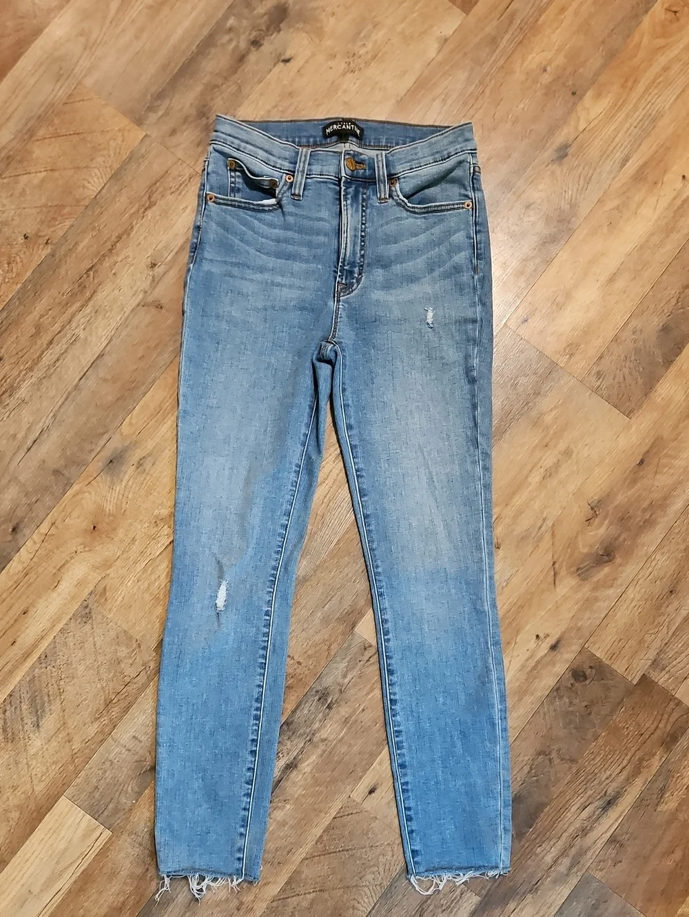 👖J. Crew Mercantile High-Rise Skinny Jeans